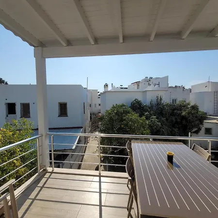 Center 2 Bedroom Calm Modern Upstairs Flat - Yeni Duenya Apartamento