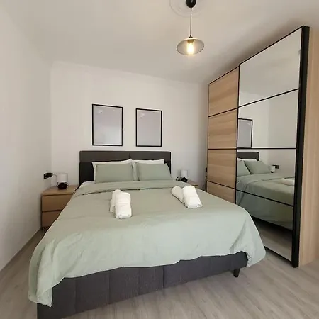 Brand New 2 Bedroom Modern Flat In Center 2 Apartment *