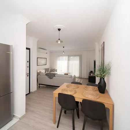 Апартаменты Center 2 Bedroom Calm Modern Upstairs Flat - Yeni Duenya