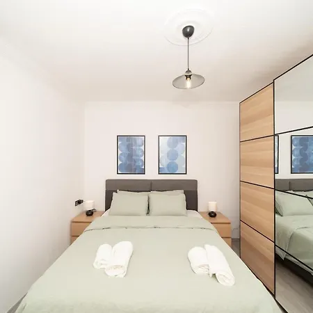 Center 2 Bedroom Calm Modern Upstairs Flat - Yeni Duenya Bodrum