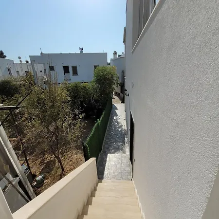 Center 2 Bedroom Calm Modern Upstairs Flat - Yeni Duenya Апартаменты Бодрум