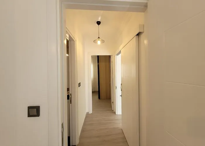 Center 2 Bedroom Calm Modern Upstairs Flat - Yeni Duenya Appartamento