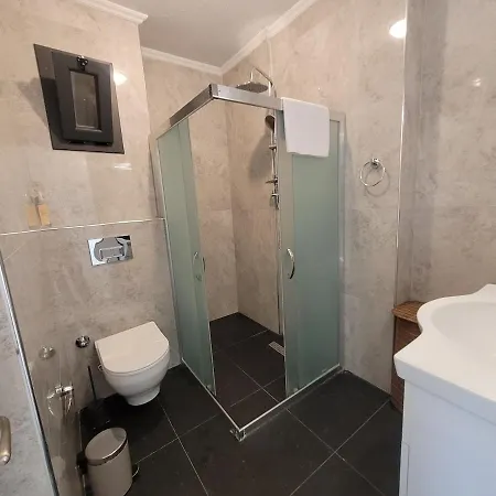 Center 2 Bedroom Calm Modern Upstairs Flat - Yeni Dunya * Bodrum