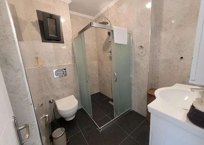 Center 2 Bedroom Calm Modern Upstairs Flat - Yeni Dunya * Bodrum