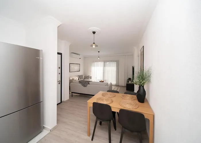 Apartman Center 2 Bedroom Calm Modern Upstairs Flat - Yeni Duenya