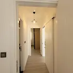 Center 2 Bedroom Calm Modern Upstairs Flat - Yeni Dunya Apartamento
