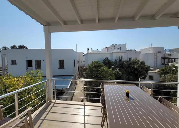 Center 2 Bedroom Calm Modern Upstairs Flat - Yeni Duenya Apartment