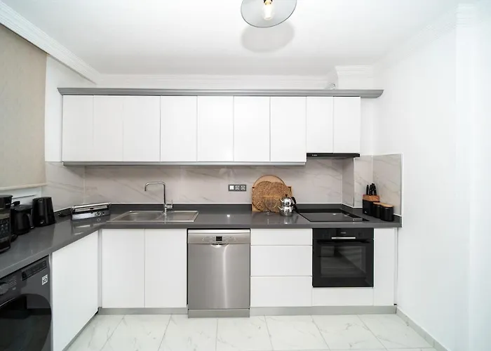 Center 2 Bedroom Calm Modern Upstairs Flat - Yeni Dunya Апартаменты Бодрум