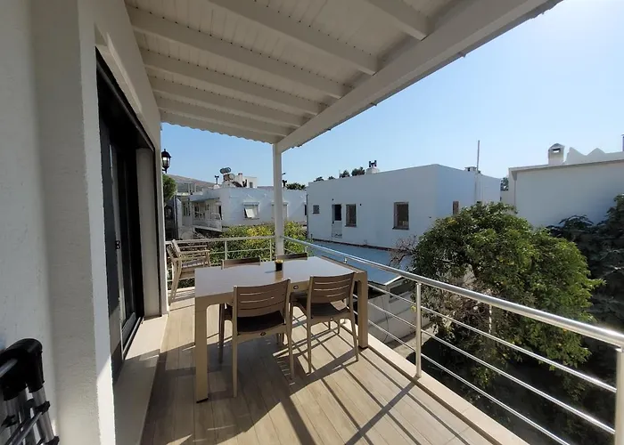 Center 2 Bedroom Calm Modern Upstairs Flat - Yeni Dunya * Бодрум