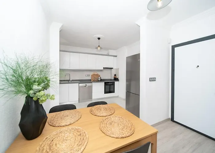 Center 2 Bedroom Calm Modern Upstairs Flat - Yeni Duenya Apartment